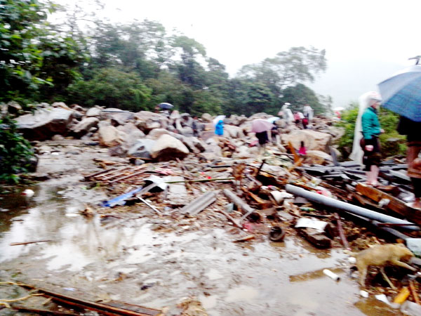 Đã tìm thấy 8 thi thể sau trận lũ quét kinh hoàng ở Sapa