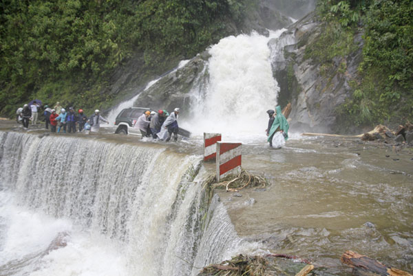 Đã tìm thấy 8 thi thể sau trận lũ quét kinh hoàng ở Sapa
