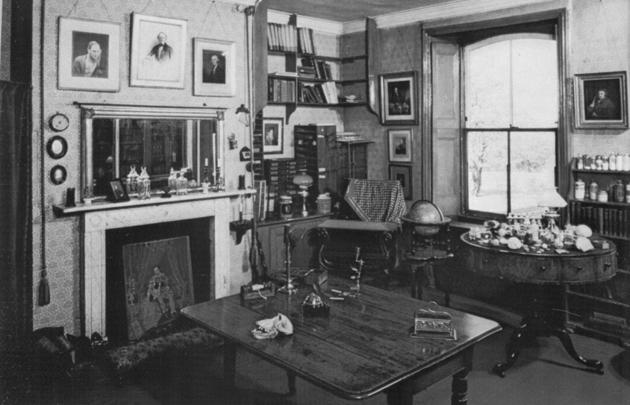 Khám phá phòng làm việc riêng của những bậc tài danh