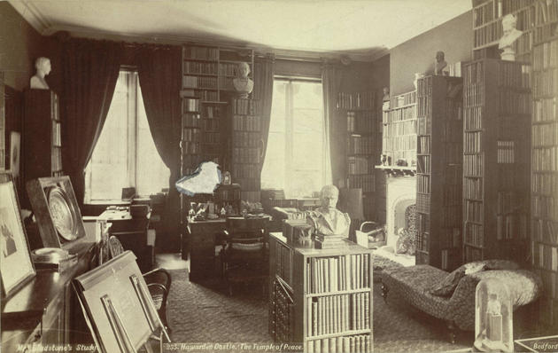 Khám phá phòng làm việc riêng của những bậc tài danh