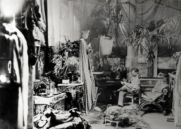 Khám phá phòng làm việc riêng của những bậc tài danh