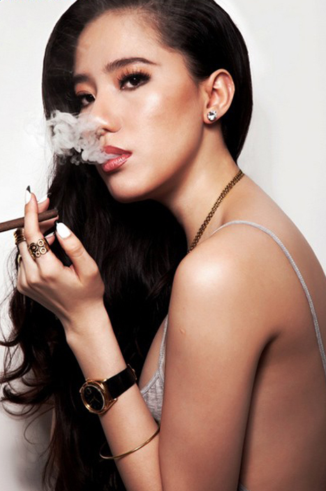 Lộ diện góc khuất nghề đào tạo “chân dài”