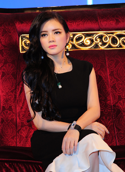Lý Nhã Kỳ kiêu sa trong Fashion Star
