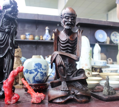 Chiêm bái tượng Phật tại 