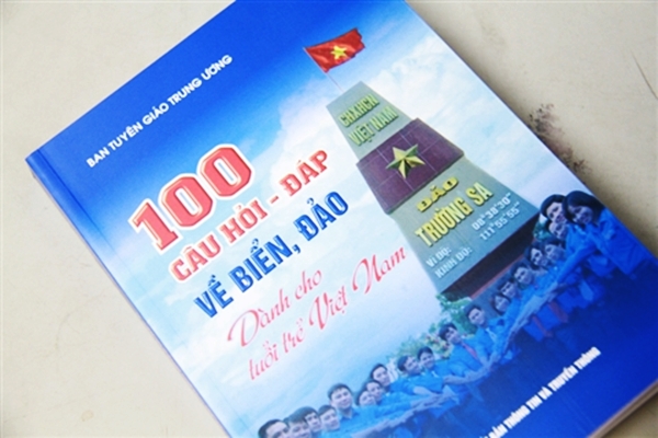 Xuất bản sách “100 câu hỏi đáp về biển, đảo dành cho tuổi trẻ Việt Nam”