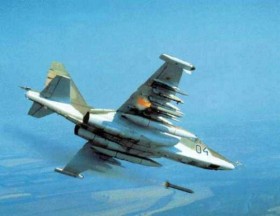 Cường kích Su-25SM với tuyệt chiêu 'một đòn chết bốn'