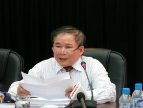 Nha Trang: Ngam san ho bang thuyen thung day kinh | Cac van de xa hoi | An toan ve sinh thuc pham |